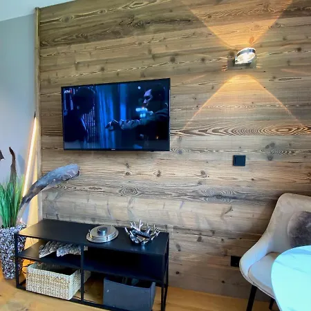 Alpines Nest By Managers