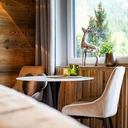 Alpines Nest By Managers Daire *